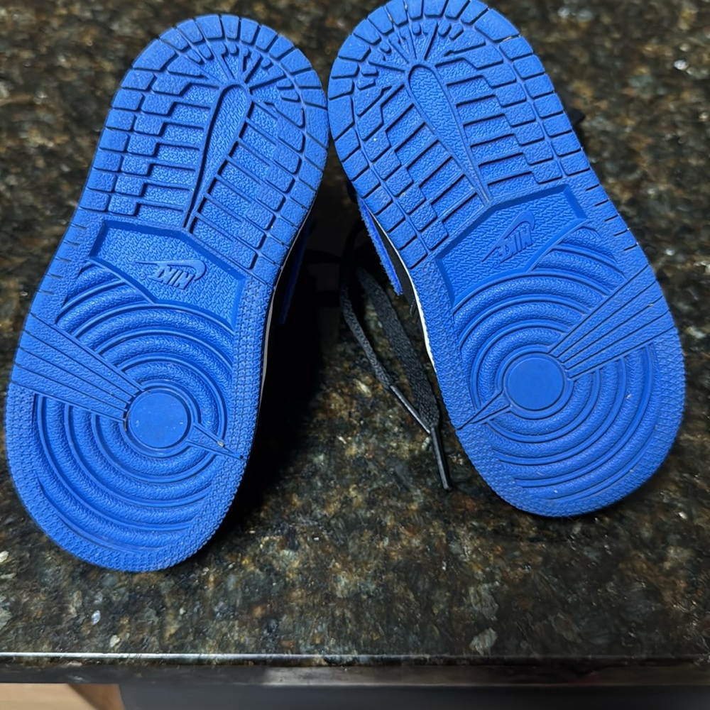 Jordan 1s - Picture 3 of 3